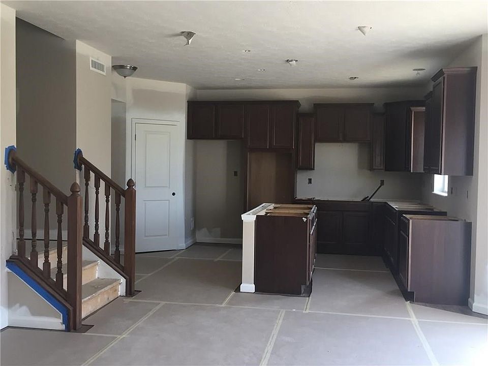 2nd image of 1296 Hamilton Dr