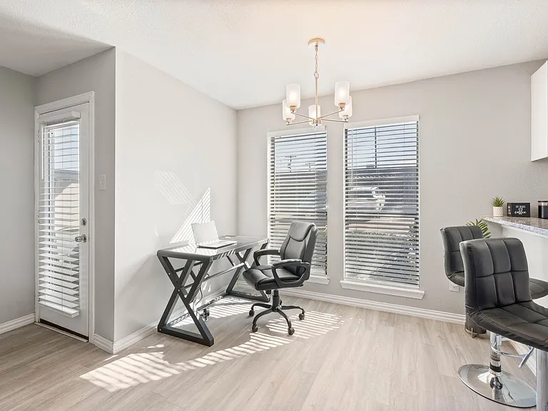 1608 Pecan Chase Cir #19 — Photo 5