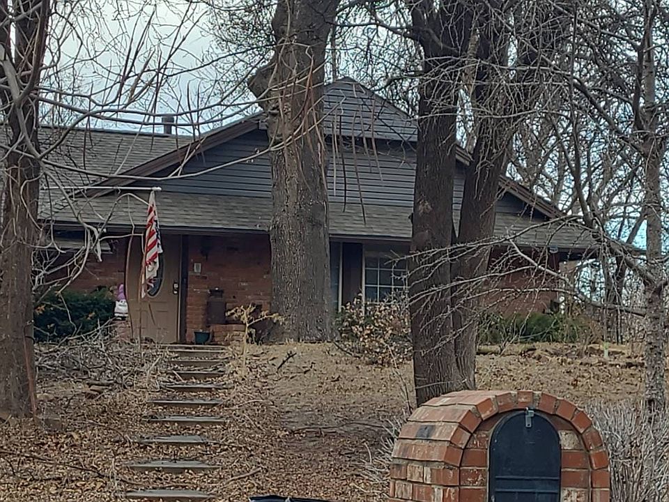 2nd image of 6 Woodlands Dr