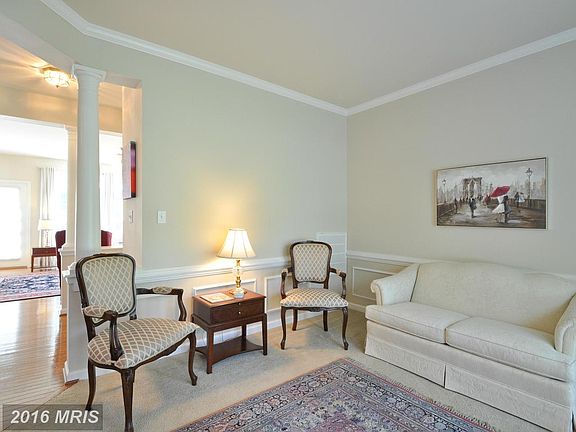 5th image of 10506 Watford Ln