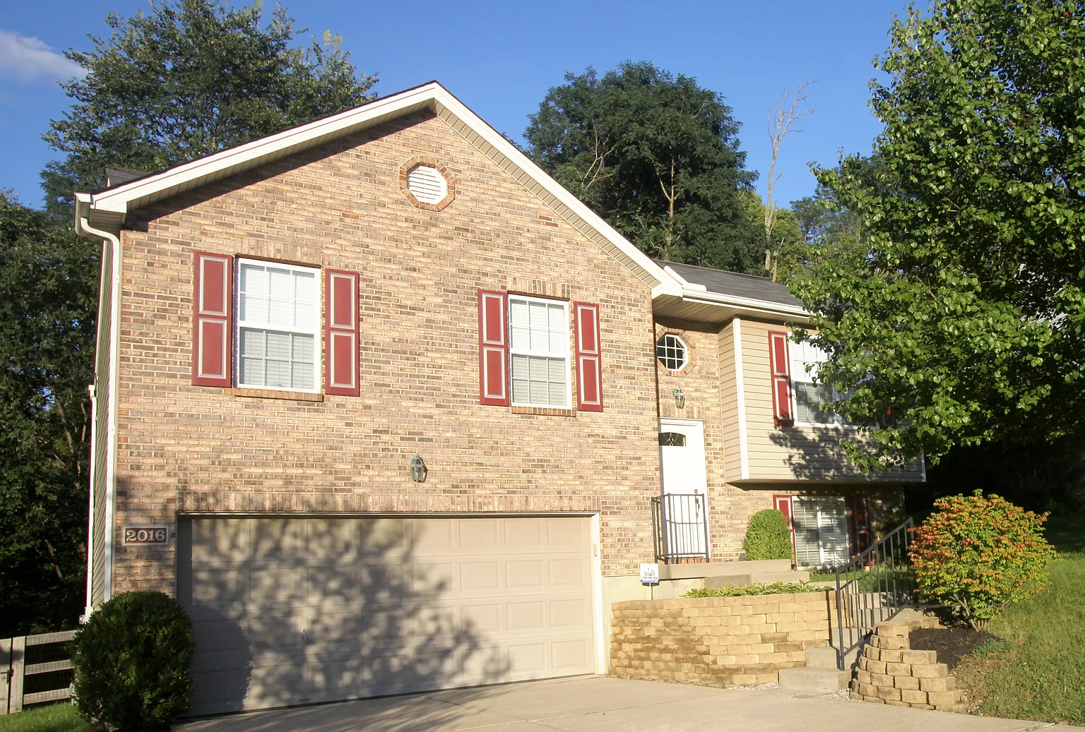 2016 Gribble Dr photo 1