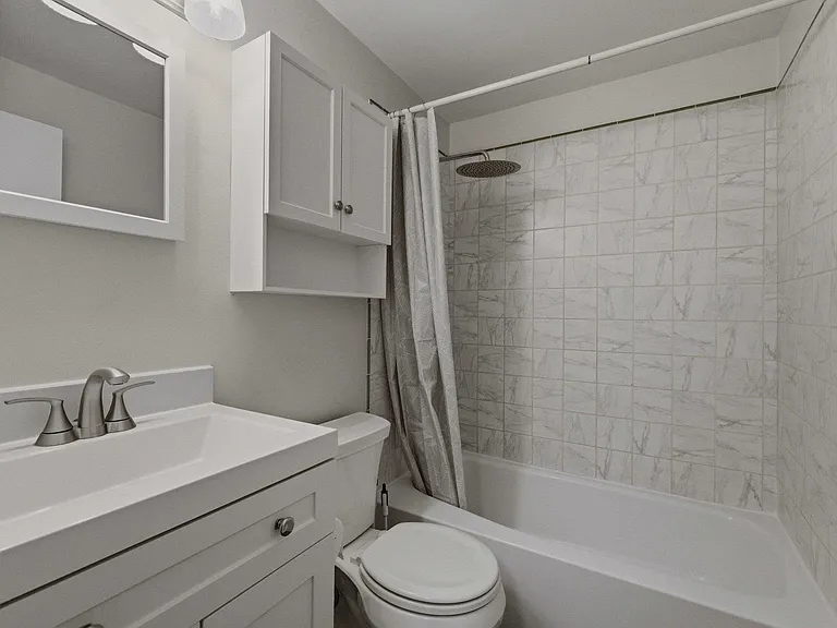 559 Sagamore Ave #15 — Photo 19