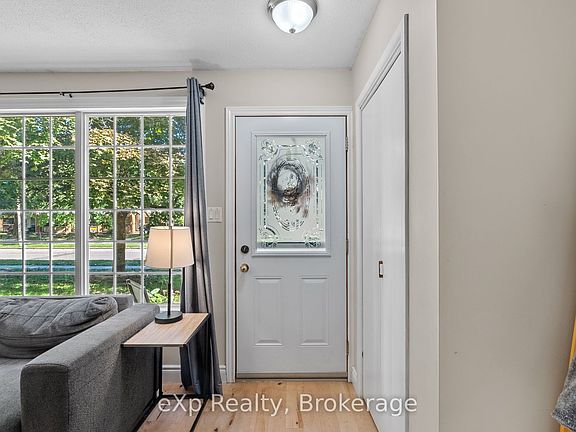 5th image of 286 Dufferin St