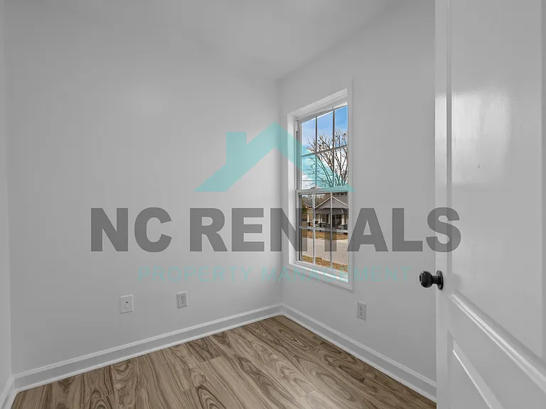 607 Roosevelt Ave — Photo 14