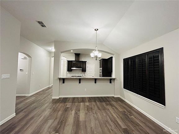 3rd image of 407 S Castillos Y Diamantes St