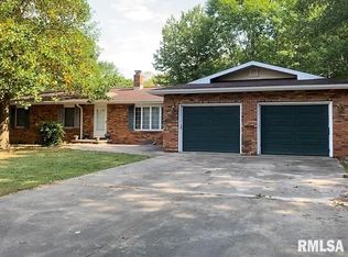 3424 Cynthia Ct, Taylorville, IL 62568