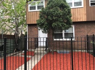 660 McHenry Rd APT 202, Wheeling, IL 60090