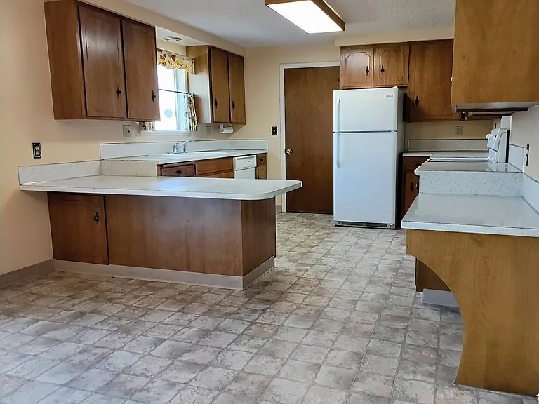 508 W Dakota Ave — Photo 4