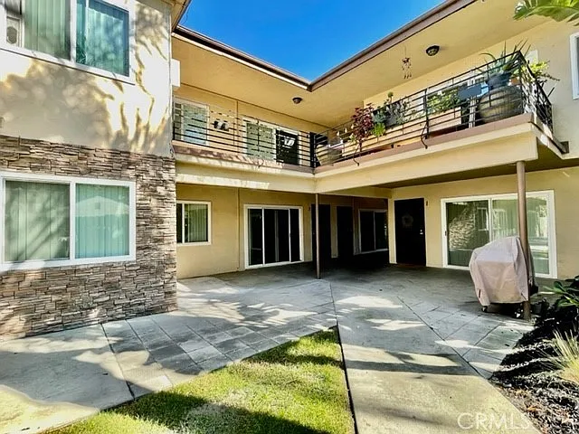 2 bed, 900 sqft, $2,095 — Photo 4