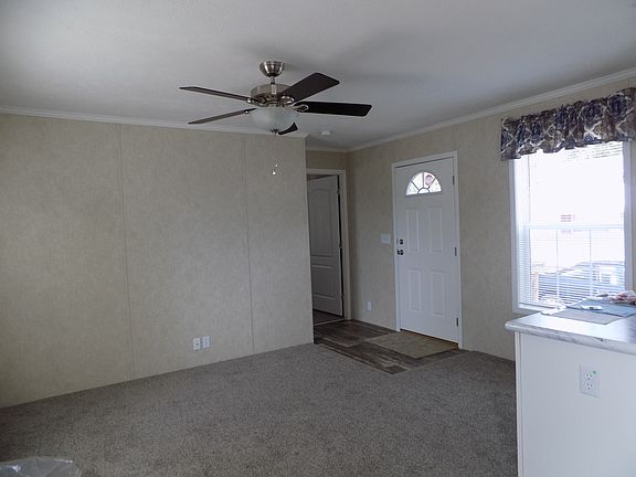 5th image of 38 Goldfinch Dr