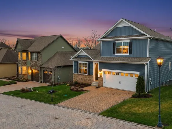 75 Garrison Falls Dr, Gettysburg, PA 17325