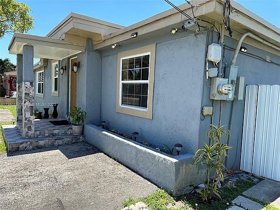 2nd image of 1420 N 58th Ave