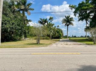 1978 E Main St, Pahokee, FL 33476