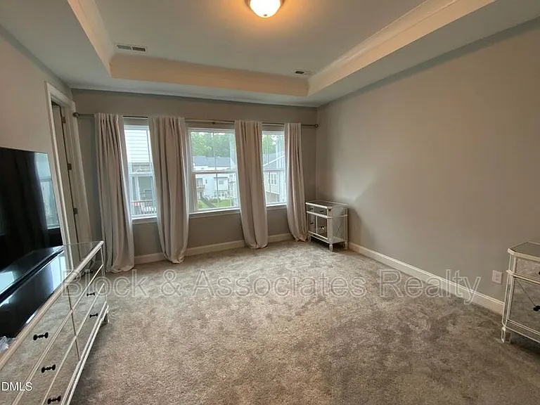 806 Grafton Peak Ln — Photo 20