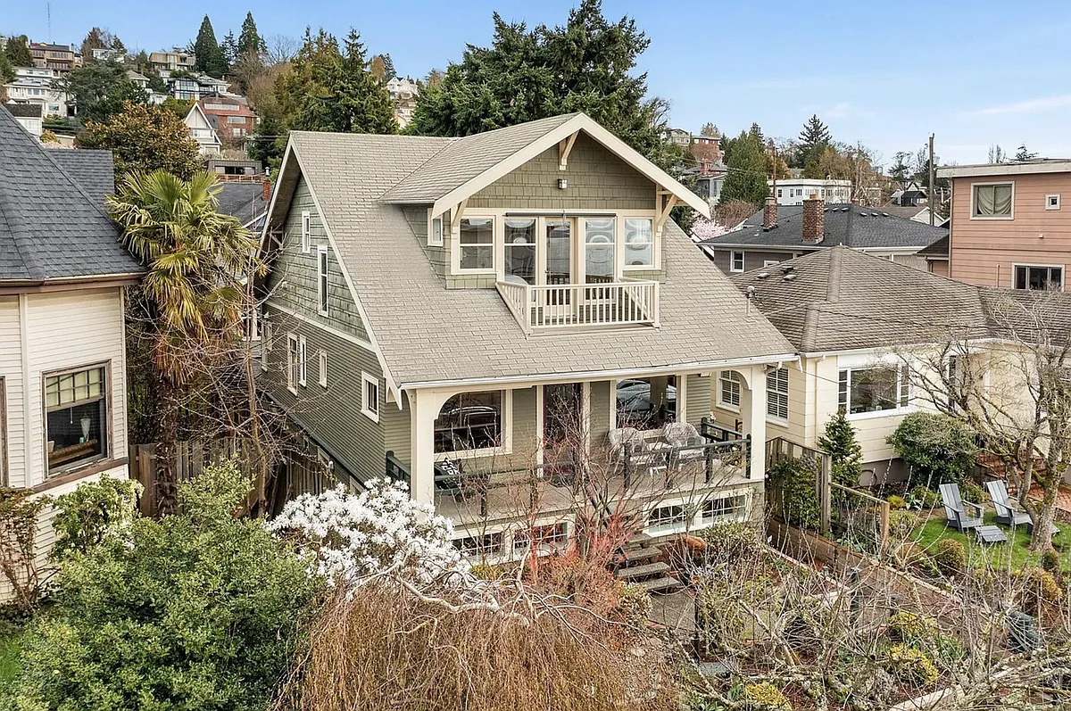 Building Photo - 1510 11th Ave W