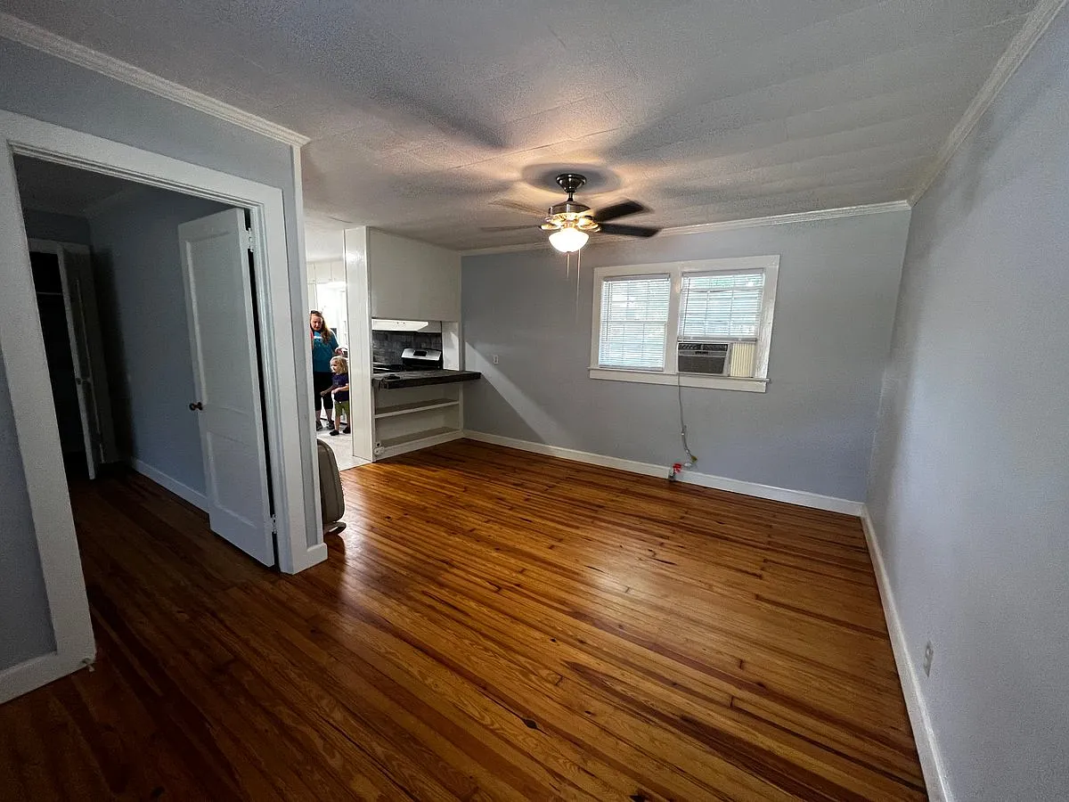 452 W First Ave — Photo 3