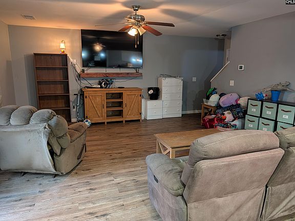4th image of 121 Graceland Ct