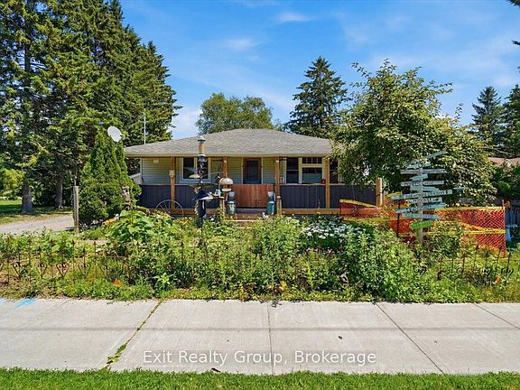 3rd image of 119 Prince Edward St