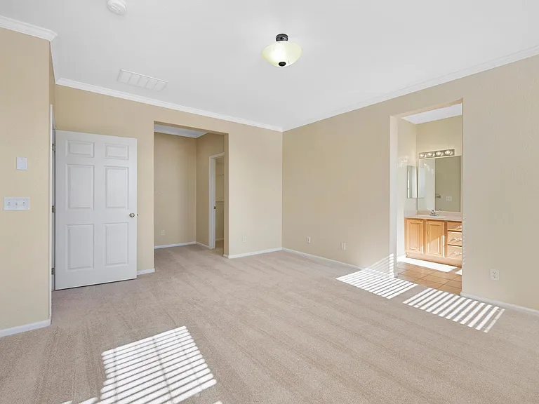 10573 Parkington Ln — Photo 24
