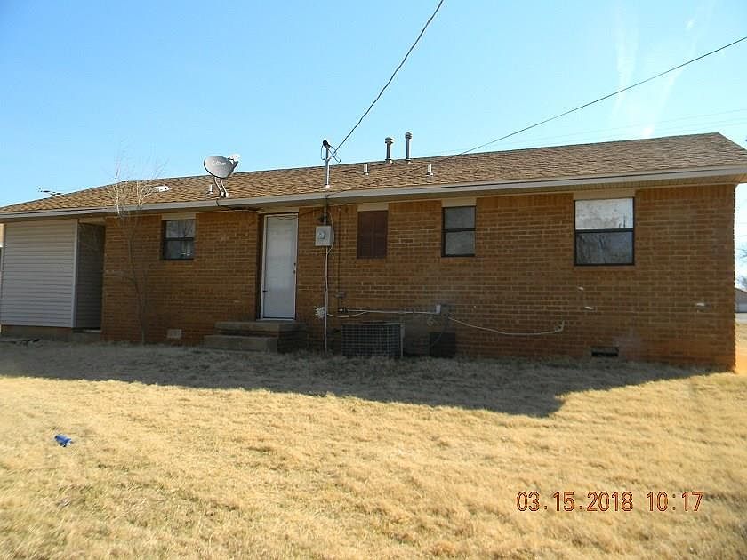 2nd image of 407 N 10th St
