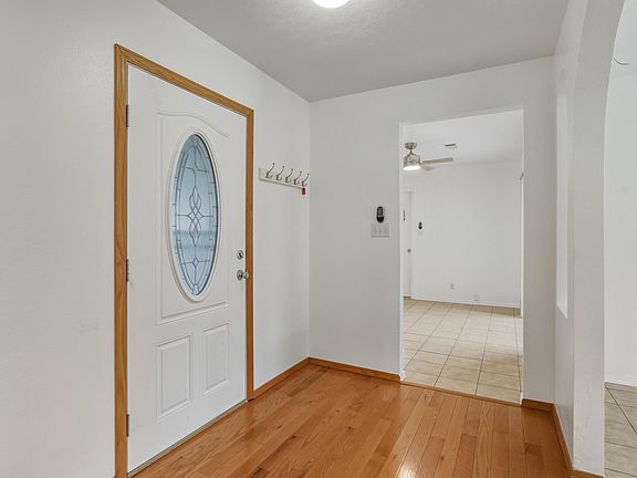 4th image of 516 Christine Dr NE