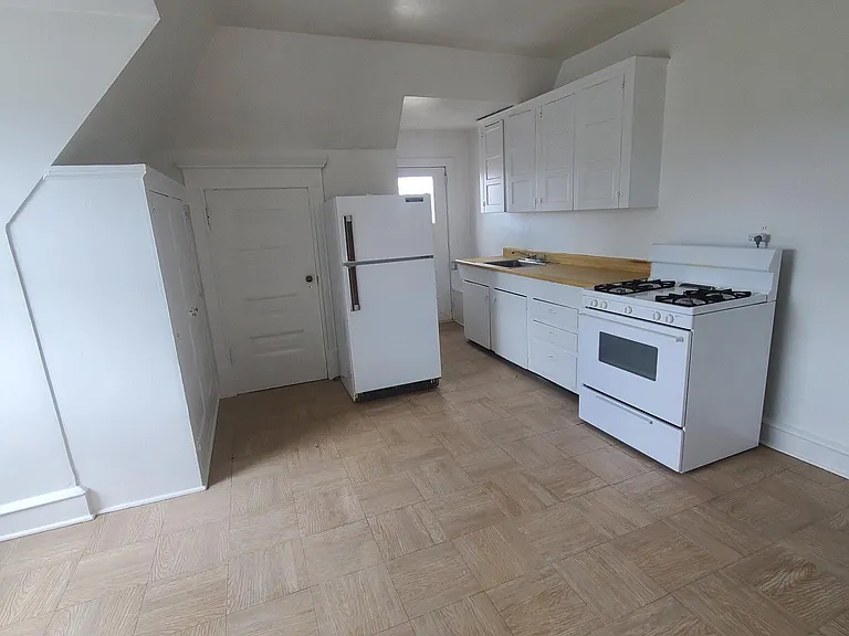 69 W Ross St #3W — Photo 5