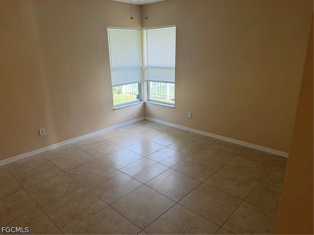 4 bed, 2.0 bath, 1904 sqft, $2,250 — Photo 3