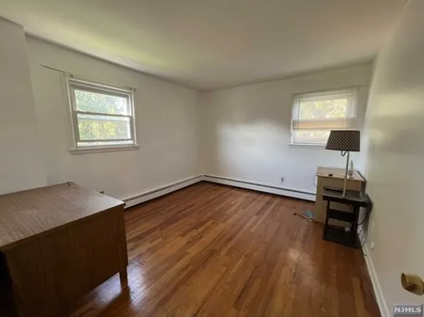 15 Henry Street image 8 of 10