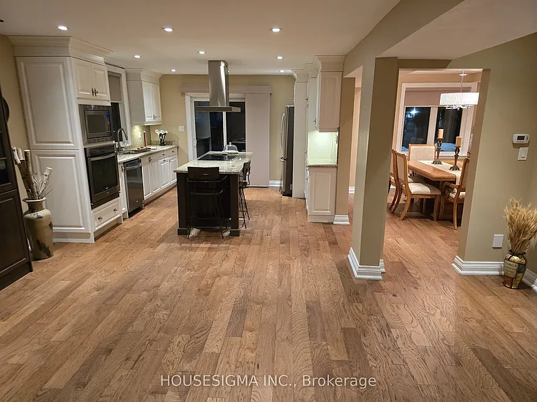 12020 Woodbine Ave — Photo 2