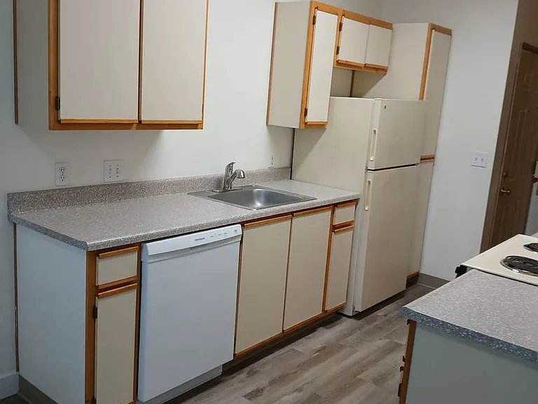 2615 Claxter Rd NE — Photo 16