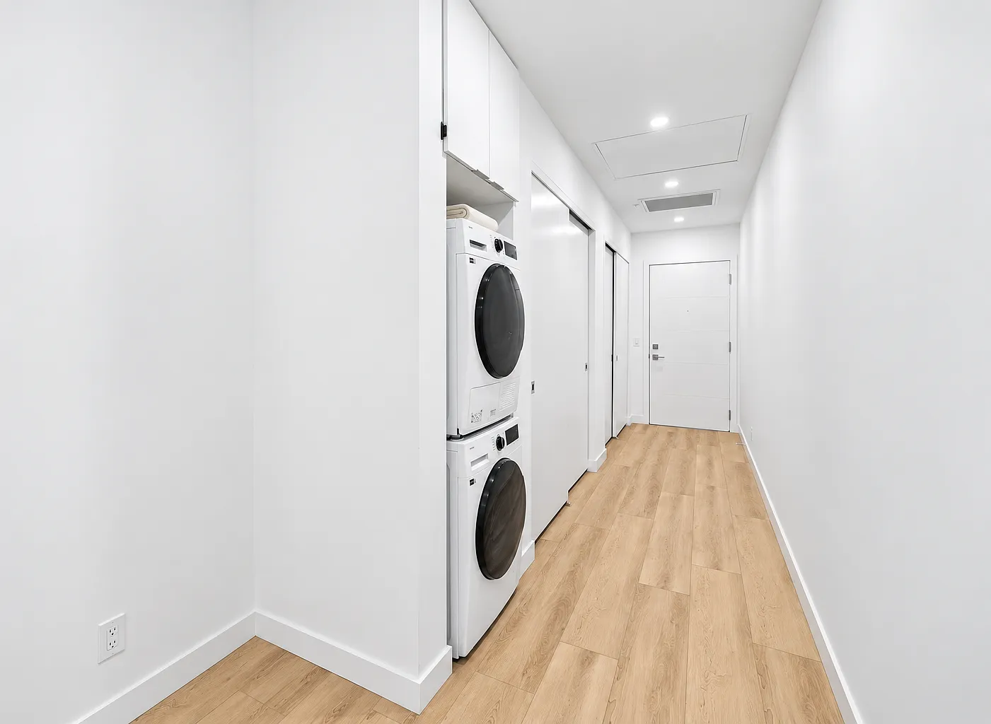 708 11 Ave SW - 2Bed 1 Bath — Photo 4
