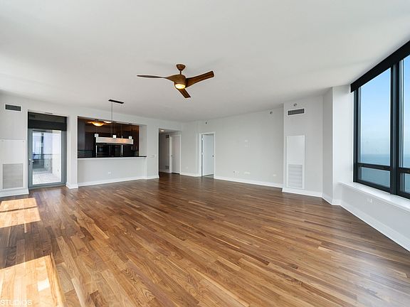 5th image of 600 N Lake Shore Dr #4512