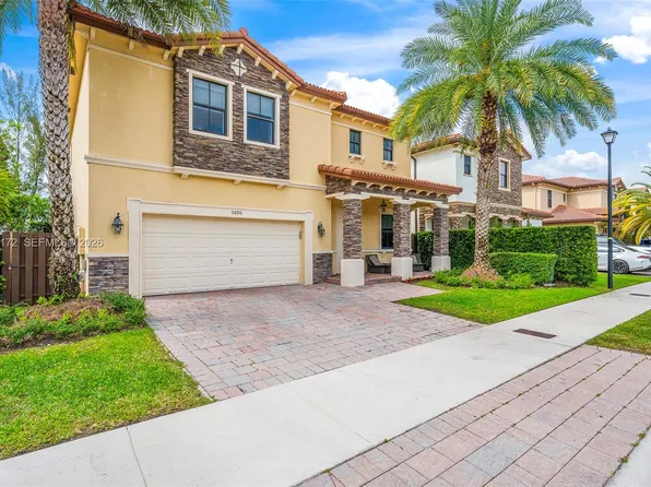 9890 NW 86th Ter, Doral, FL 33178