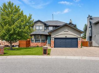 47 E Canterbury Ct SW, Calgary, AB T2W 6C2