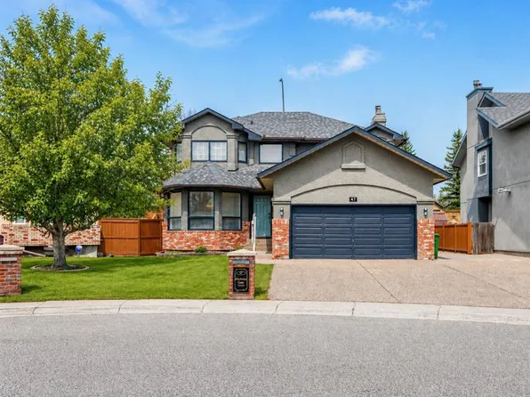 47 E Canterbury Ct SW, Calgary, AB T2W 6C2