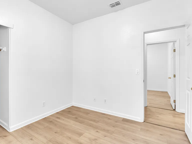 1909 Lindsay Dr — Photo 16