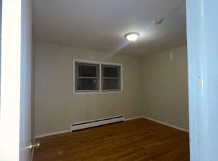 3024 Elisha Ave APT B, Zion, IL 60099