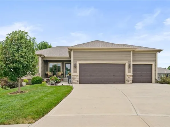 719 Foxtail Ct, Raymore, MO 64083