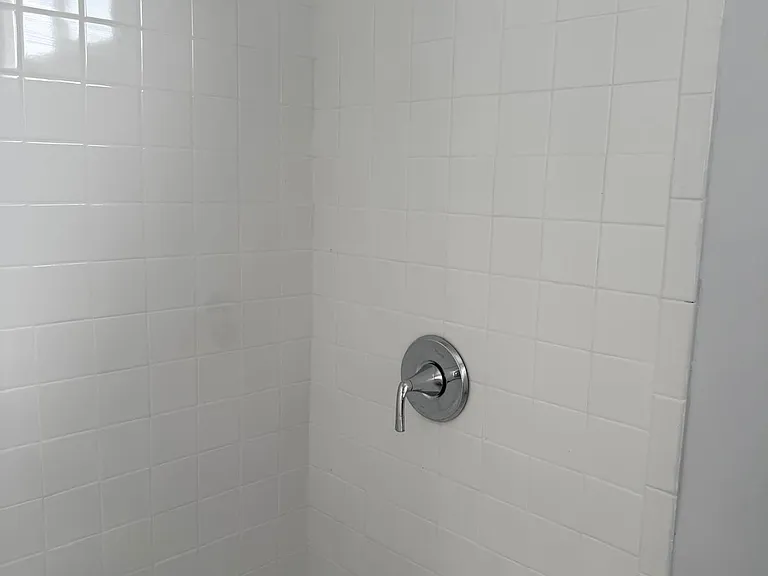 4604 W 173rd St #D — Photo 13