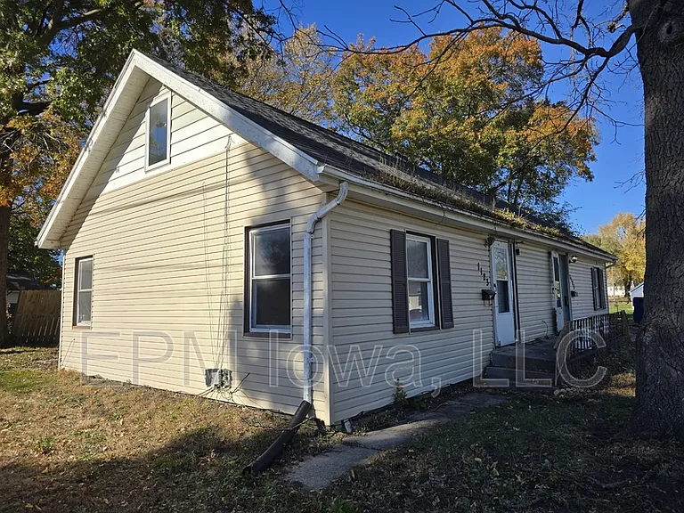 1125 N Barclay St — Photo 2
