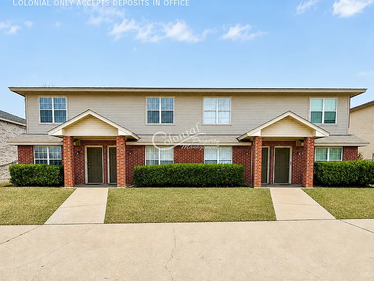 2806 Leroy Cir #B — Photo 1