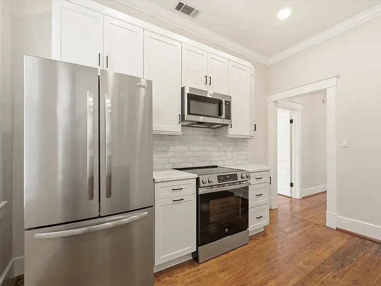 417 E Drayton St — Photo 32