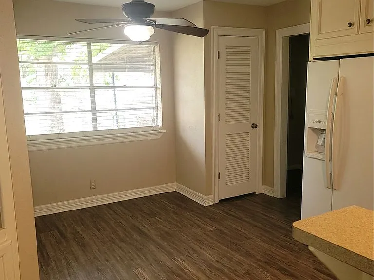 1821 Avenue Q — Photo 6