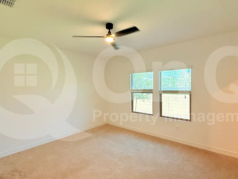 3026 W Straight Arrow Ln — Photo 9