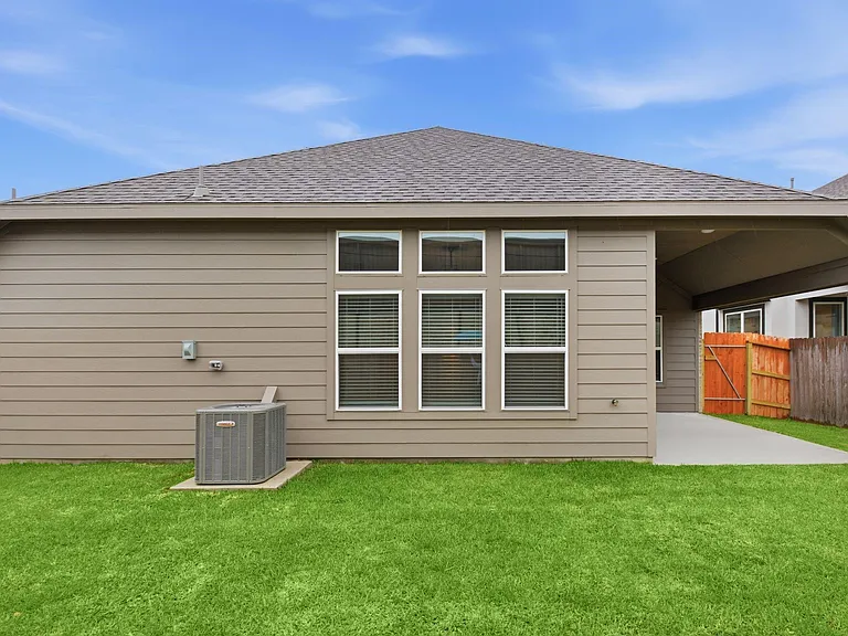2106 Villa Flora Ln — Photo 45