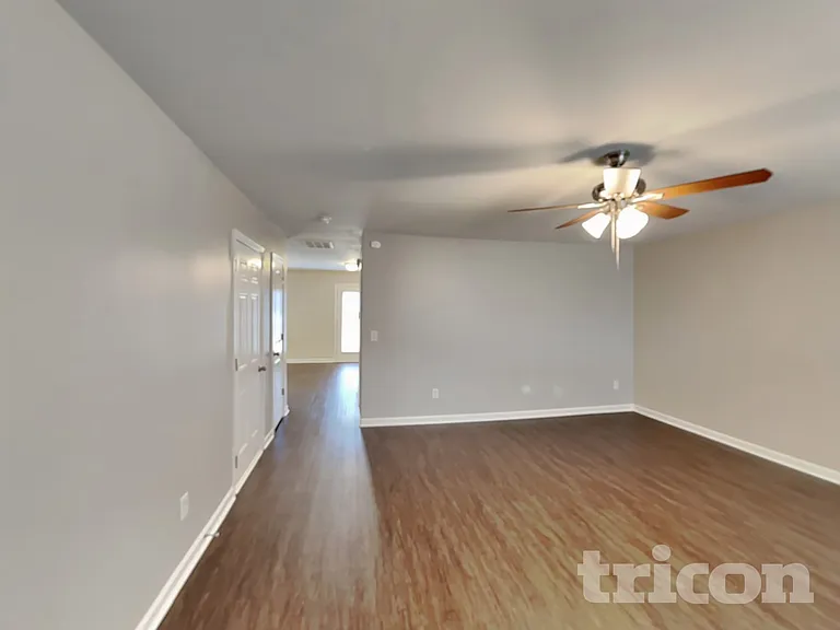 1505 Hamilton Hills Dr — Photo 4