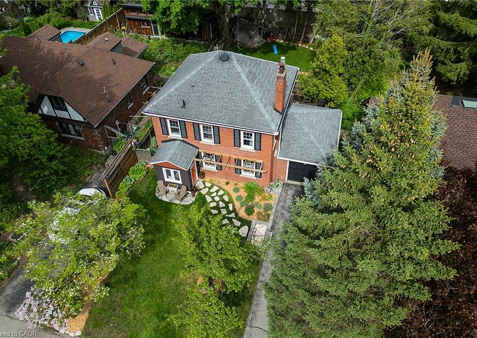 1st image of 13 Tweedsmuir Ave