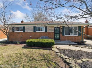 32534 Beechwood Dr, Warren, MI 48088