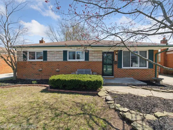 32534 Beechwood Dr, Warren, MI 48088