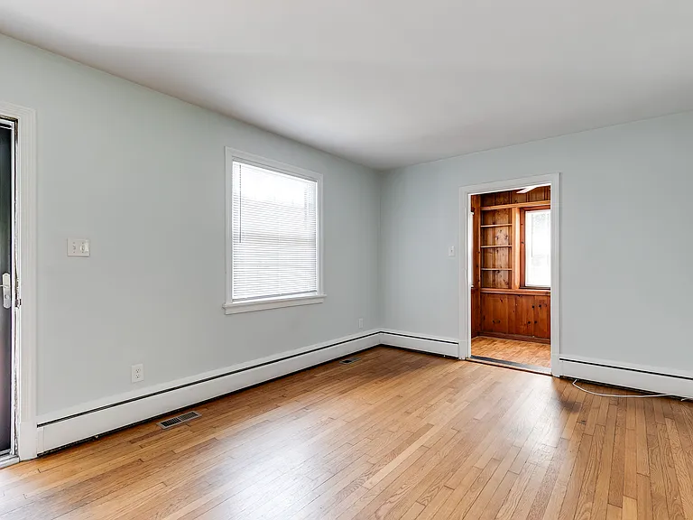 1000 Pepper Ave — Photo 6